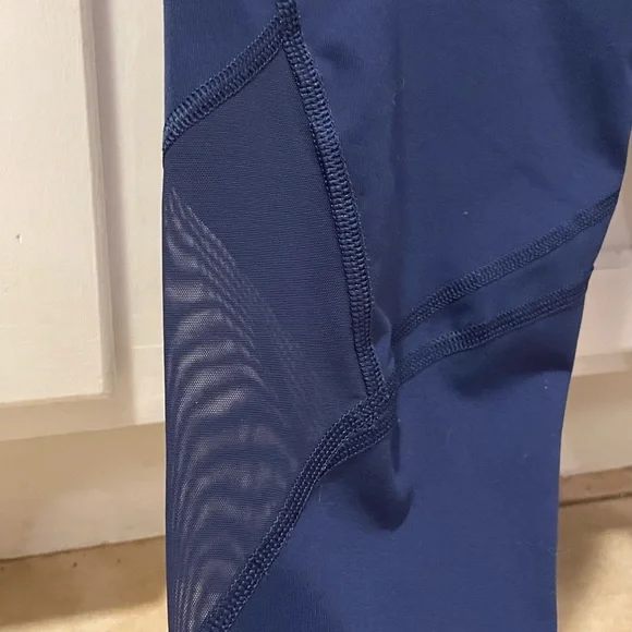 Victoria’s Secret Sport Leggings - Picture 2 of 4